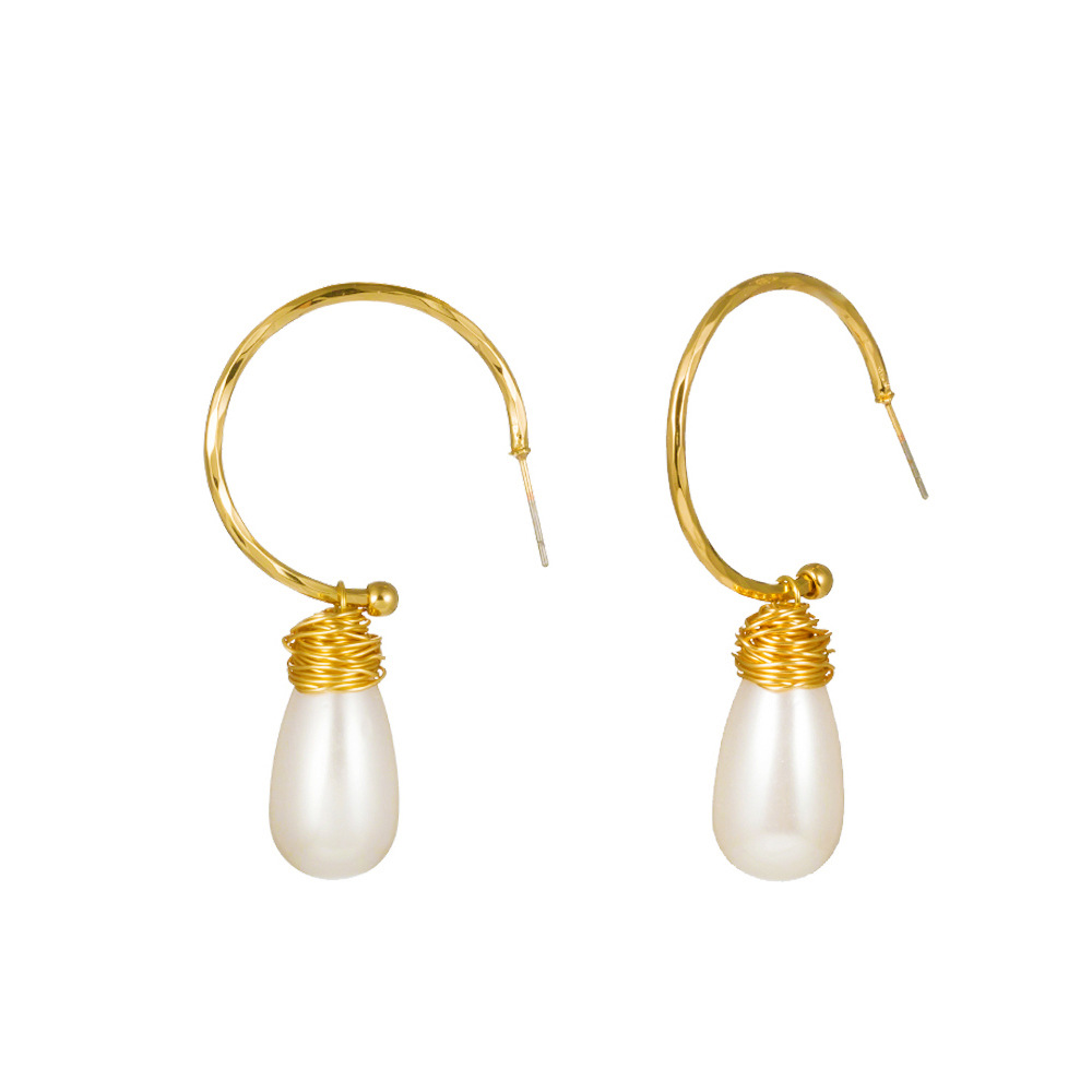 Fashion C-shaped Embossed Pure White Water Drop Pearl Earrings display picture 2