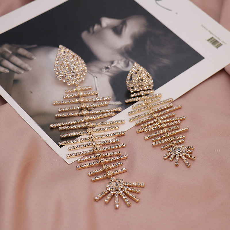 Fashion Ornament Inlay Diamond Big Fishbone Shaped Earrings display picture 4