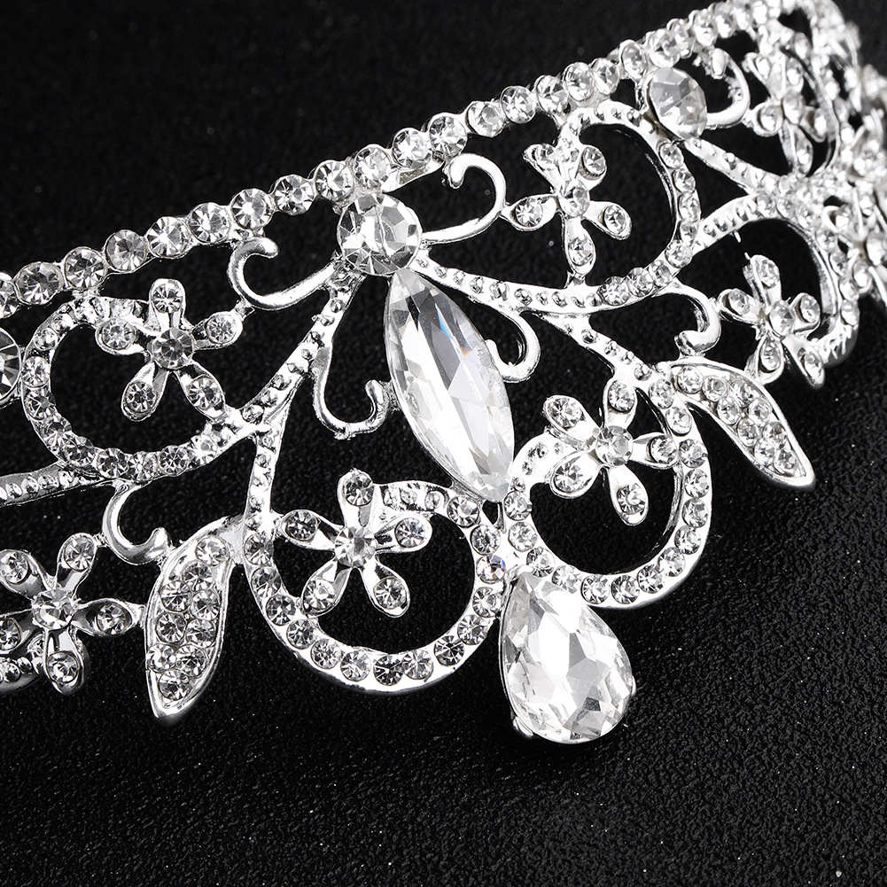 Baroque Style Vintage Round Bridal Crown Alloy Diamond-studded Bridal Wedding Headdress Wholesale display picture 5