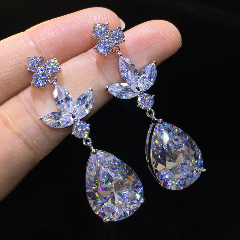 Fashionable elegant universal earrings with zircon drop-shaped