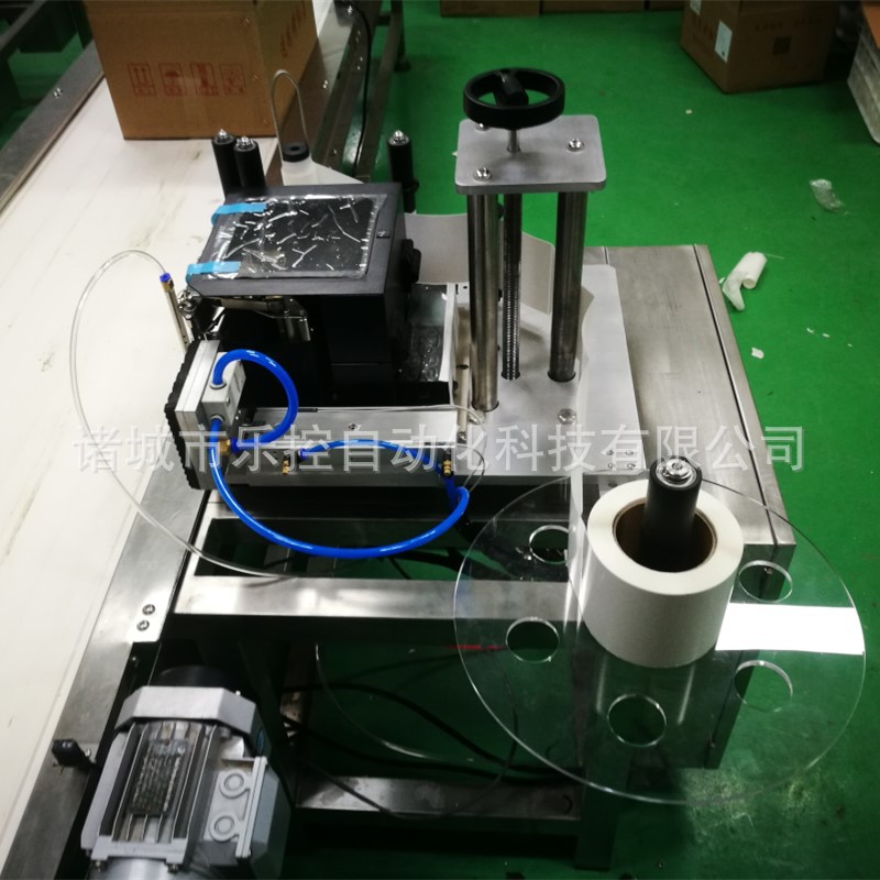 全自动实时打印贴标机 在线打印贴标机 纸盒包装盒标签打印贴标机