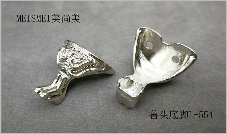 Animal head and feet L-554-6