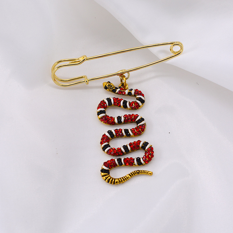 Korean Version Of The Retro Cute Simple Snake-shaped Wild Cardigan Brooch display picture 5