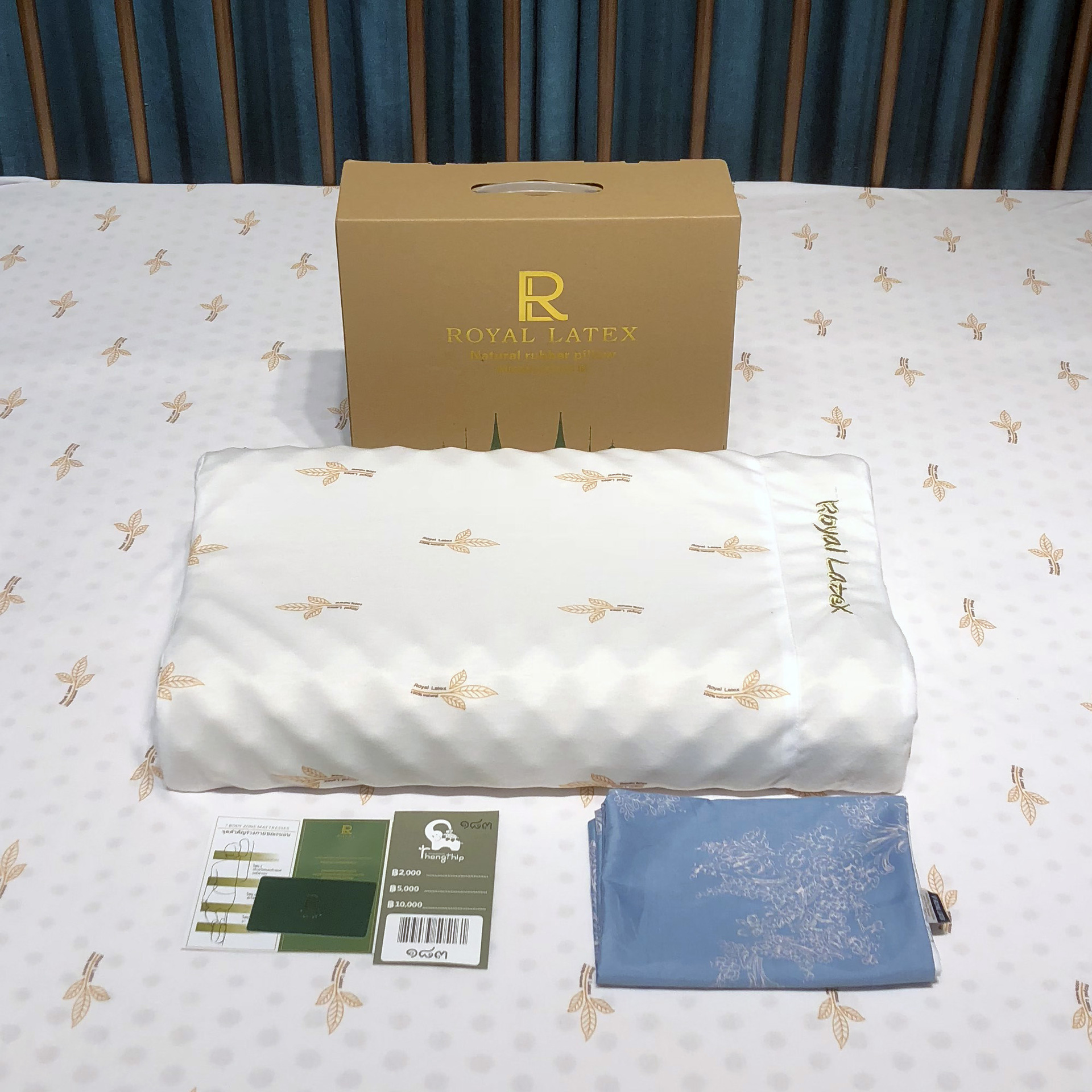 Royal latex泰国皇家乳胶枕头进口天然橡胶保护颈椎枕芯