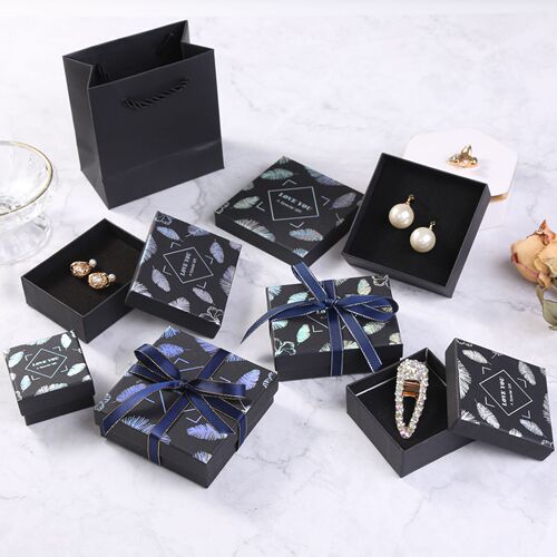 Wholesale gold-plated jewelry box with lid, ear hooks, earrings, necklace, bracelet, gift box, black jewelry box