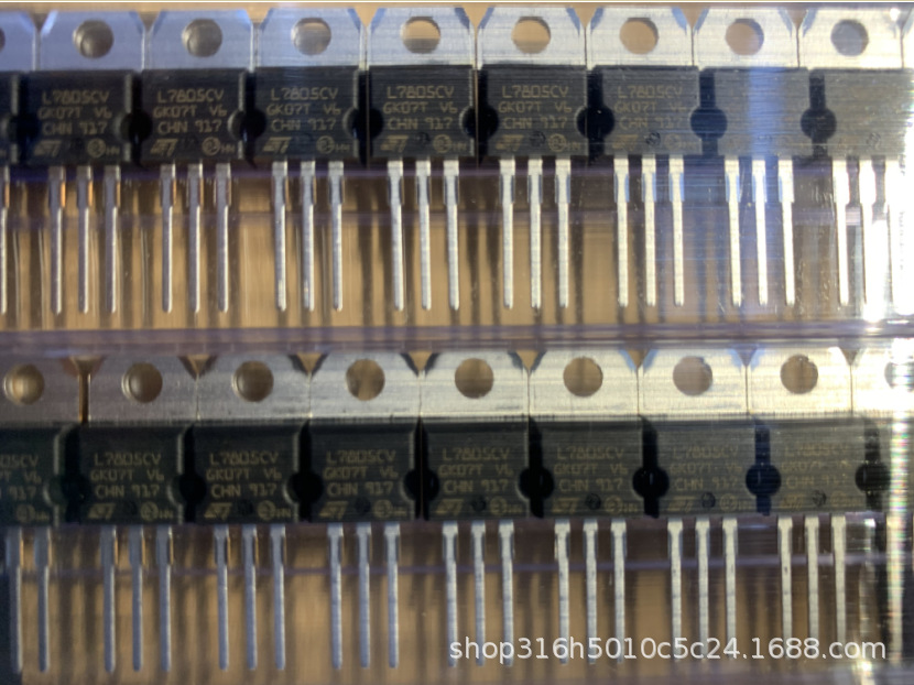 LM7805CV TO-220  L7812CV   L7824CV  全系列三端稳压管 ST牌子