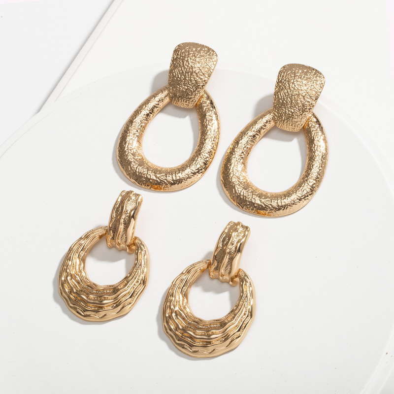 Boucles D&#39;oreilles Simples En Or display picture 3