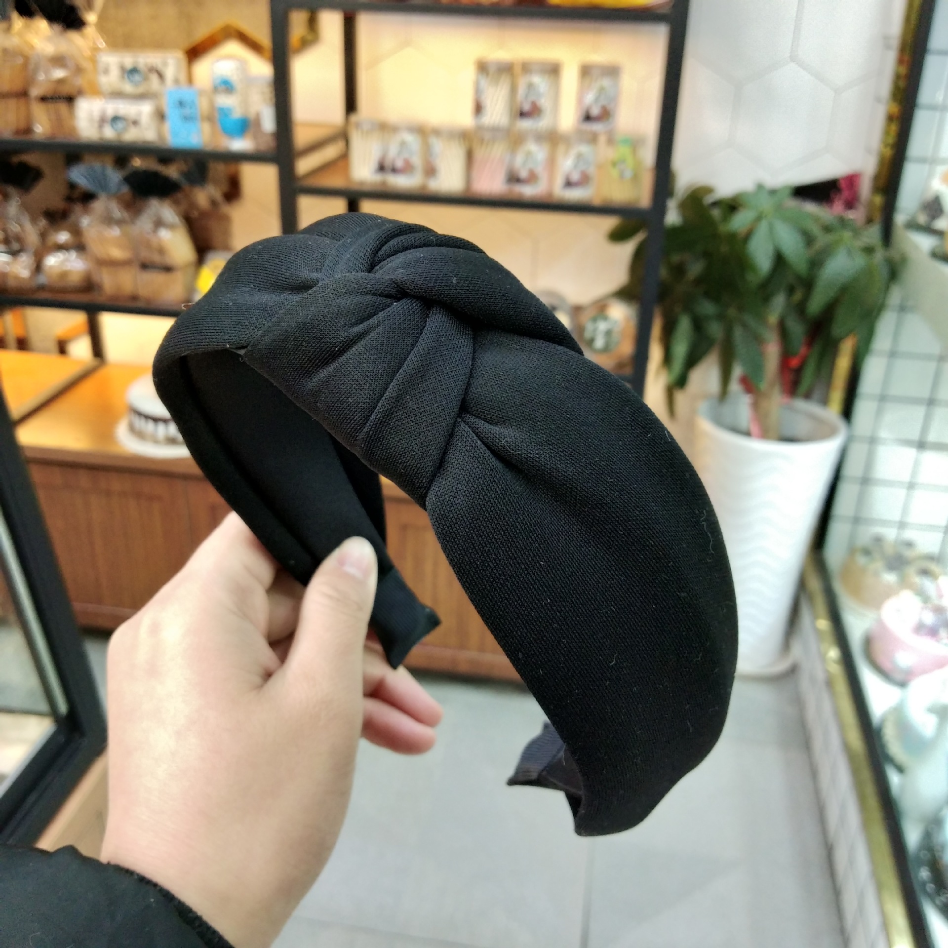 Korea's New Milk Milk Thickening Sponge High-end Fabric Hairpin Headband Wholesale Nihaojewelry display picture 3