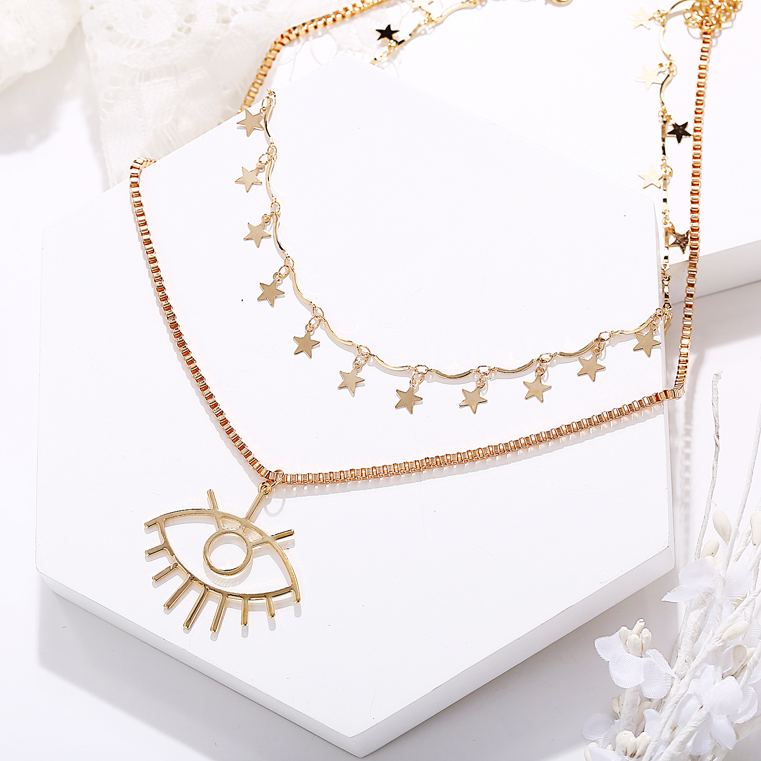 Eye Pendant Multi-layer Necklace Creative Retro Simple Trend Star Clavicle Chain display picture 5