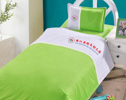 幼兒園被子三件套 平板123綠色兩節拼蕾絲邊繡花款被芯被套午睡被
