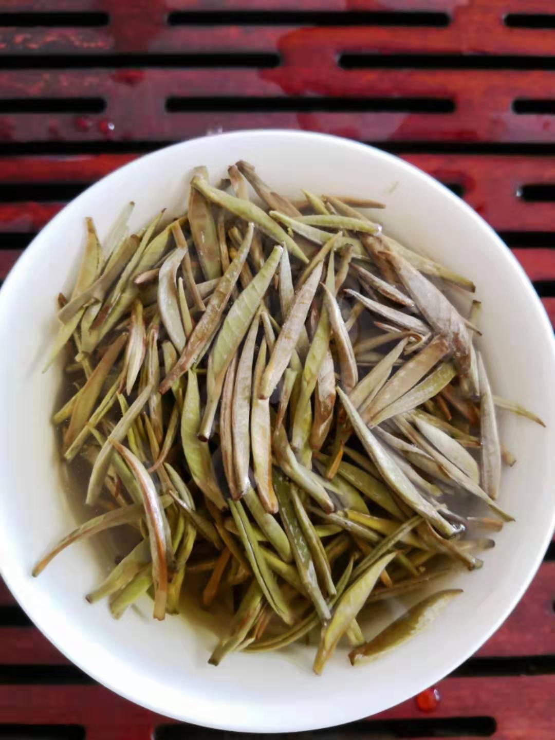凌云白毫茶2019春茶绿茶叶特级清鲜白茶240g礼盒白毫银针产地直销