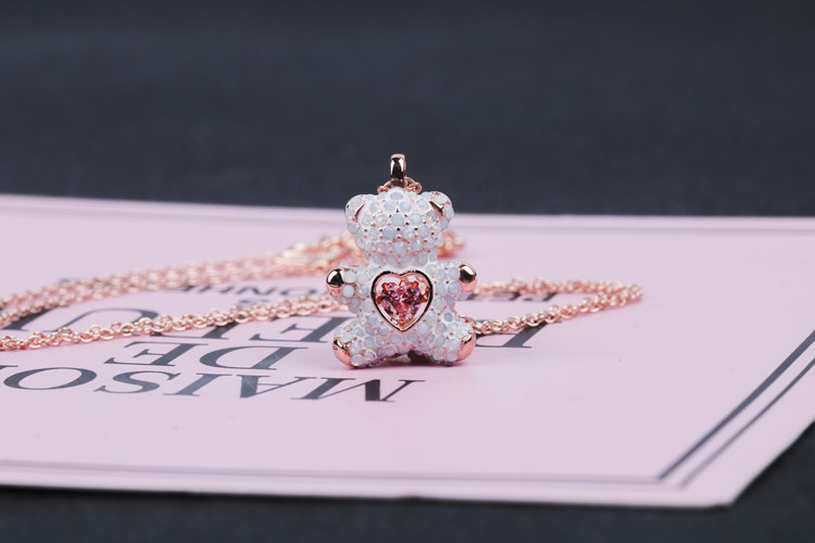 Cute Bear Heart Shape Copper Plating Inlay Rhinestones Pendant Necklace display picture 1