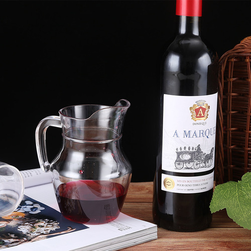 Plastic kettle, acrylic liquor dispenser, PC red wine decanter, anti-fall beer and foreign wine dispenser with scale