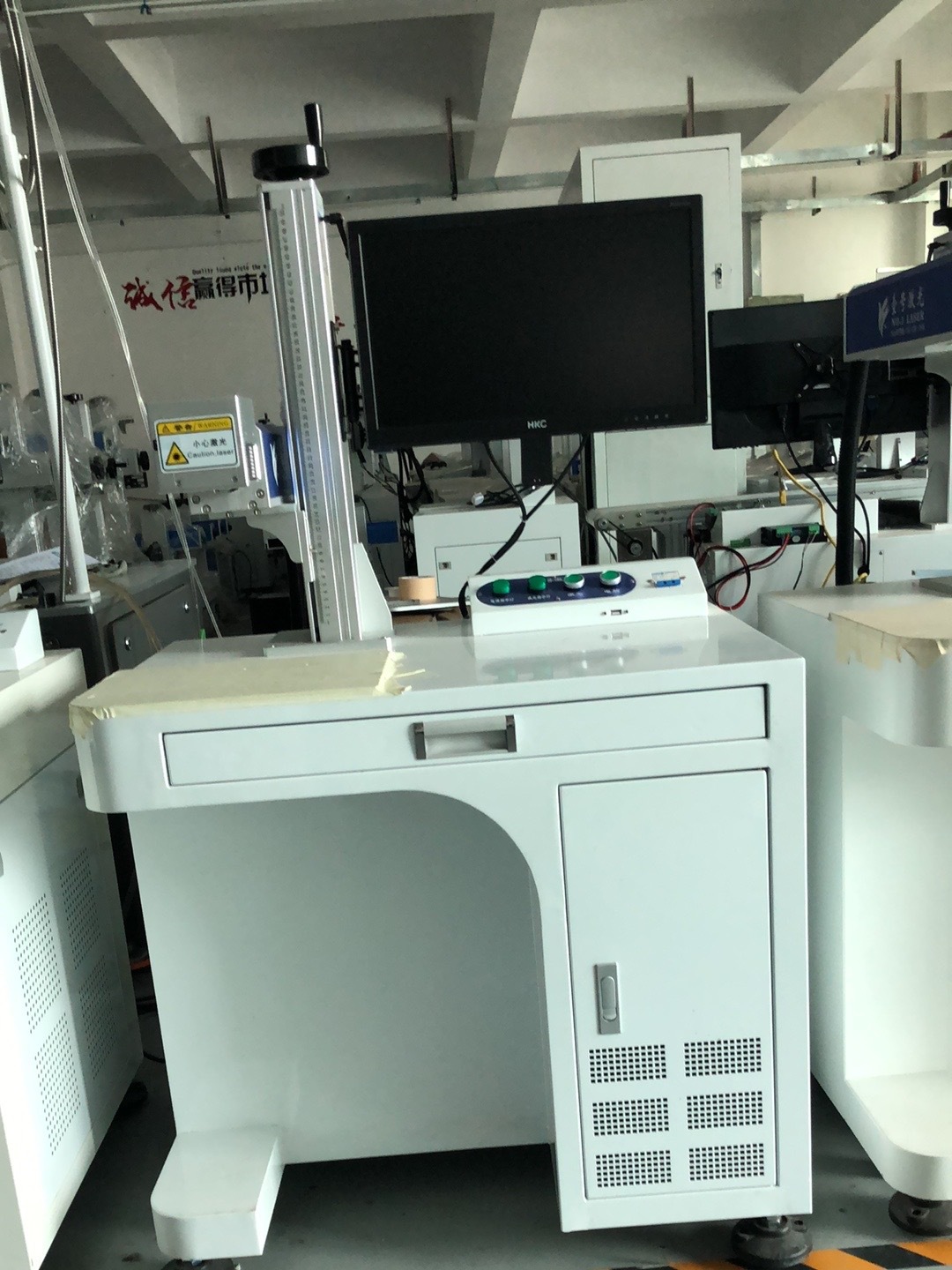 30W二手特价光纤激光打标机 铭牌激光雕刻机金属塑料手机壳刻字机