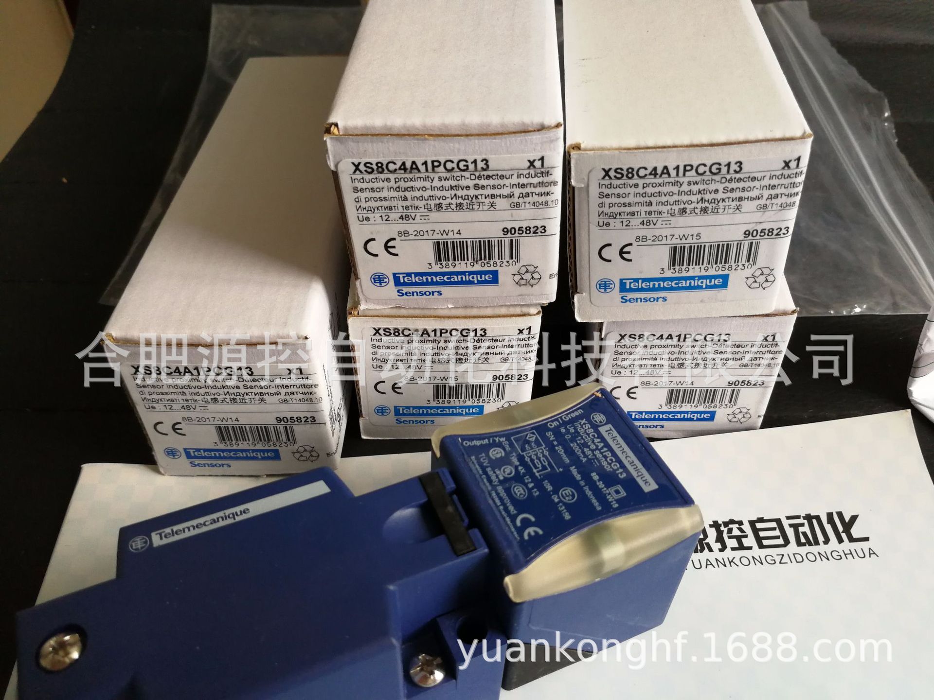 XS8C4A1PCG13施耐德接近开关