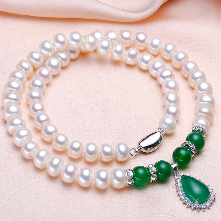 Beige necklace from pearl for mother's day