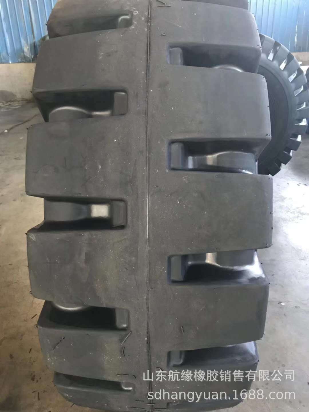 23.5-25铲车尼龙胎 直沟深花纹装载机轮胎 矿山工程轮胎 厂家直供