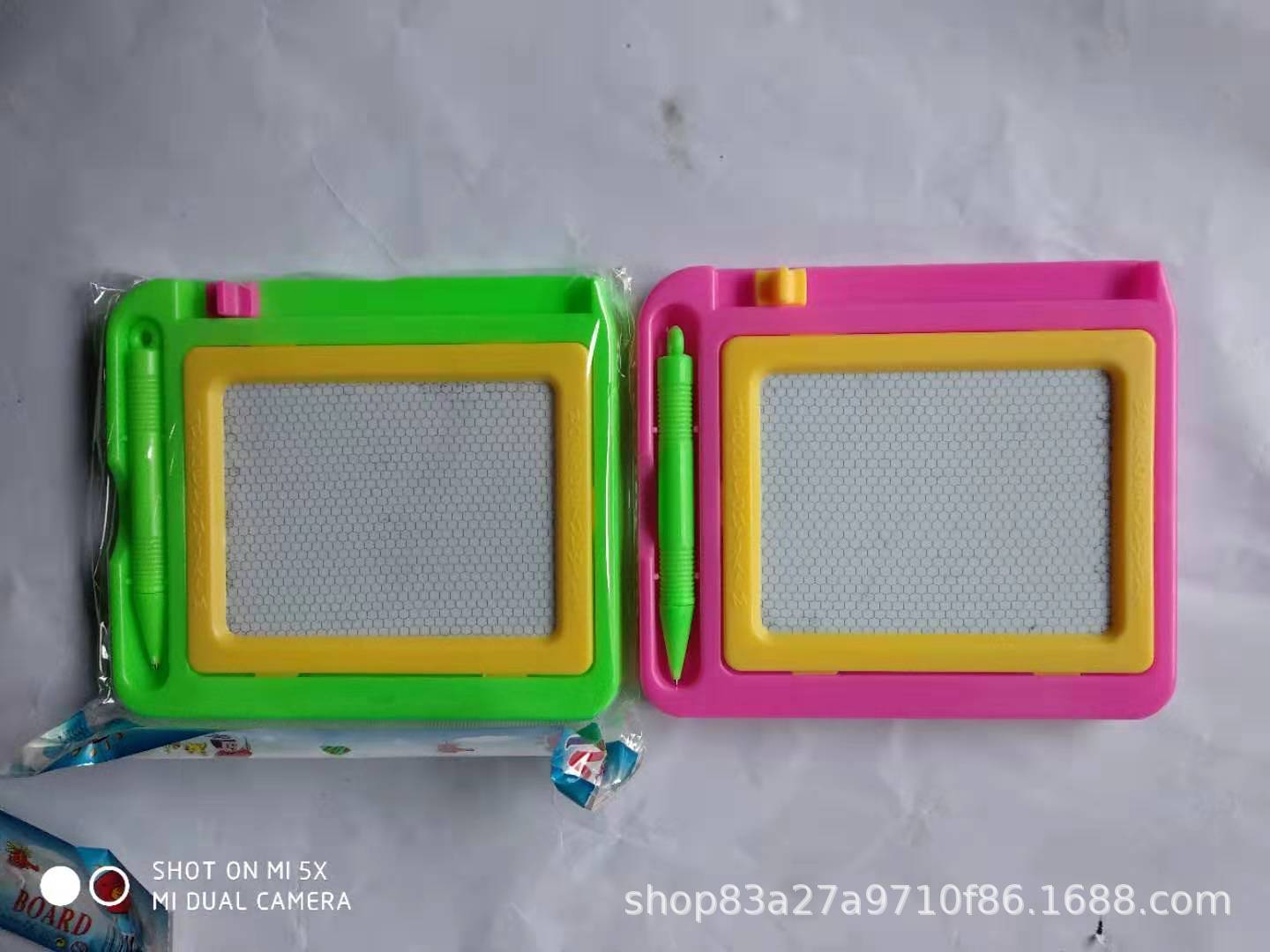 两元玩具彩色4色磁性画板 儿童幼儿园礼物写字板促 销礼品赠