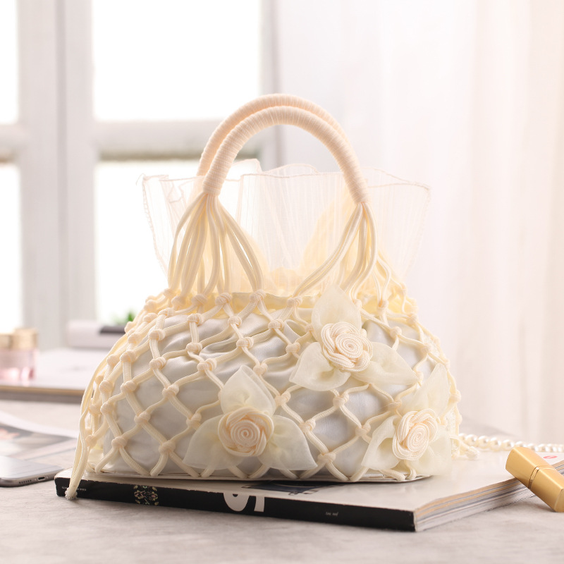 Ins Tendance Mignon Fille Polyvalent Femmes Sac De Dîner Sac Vintage Laine Tissé À La Main Mesh Sac De Mariée Sac De Demoiselle D'honneur Sac 803 display picture 1