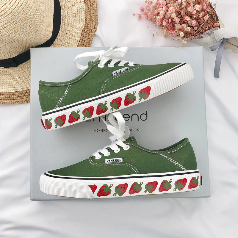 2019新款春草莓帆布鞋女平底韩版潮ulzzang抖音学生软妹百搭板鞋