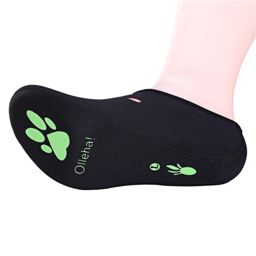 Cross-border hot selling neoprene socks Korean heating socks autumn and winter cold protection home floor socks non-slip socks