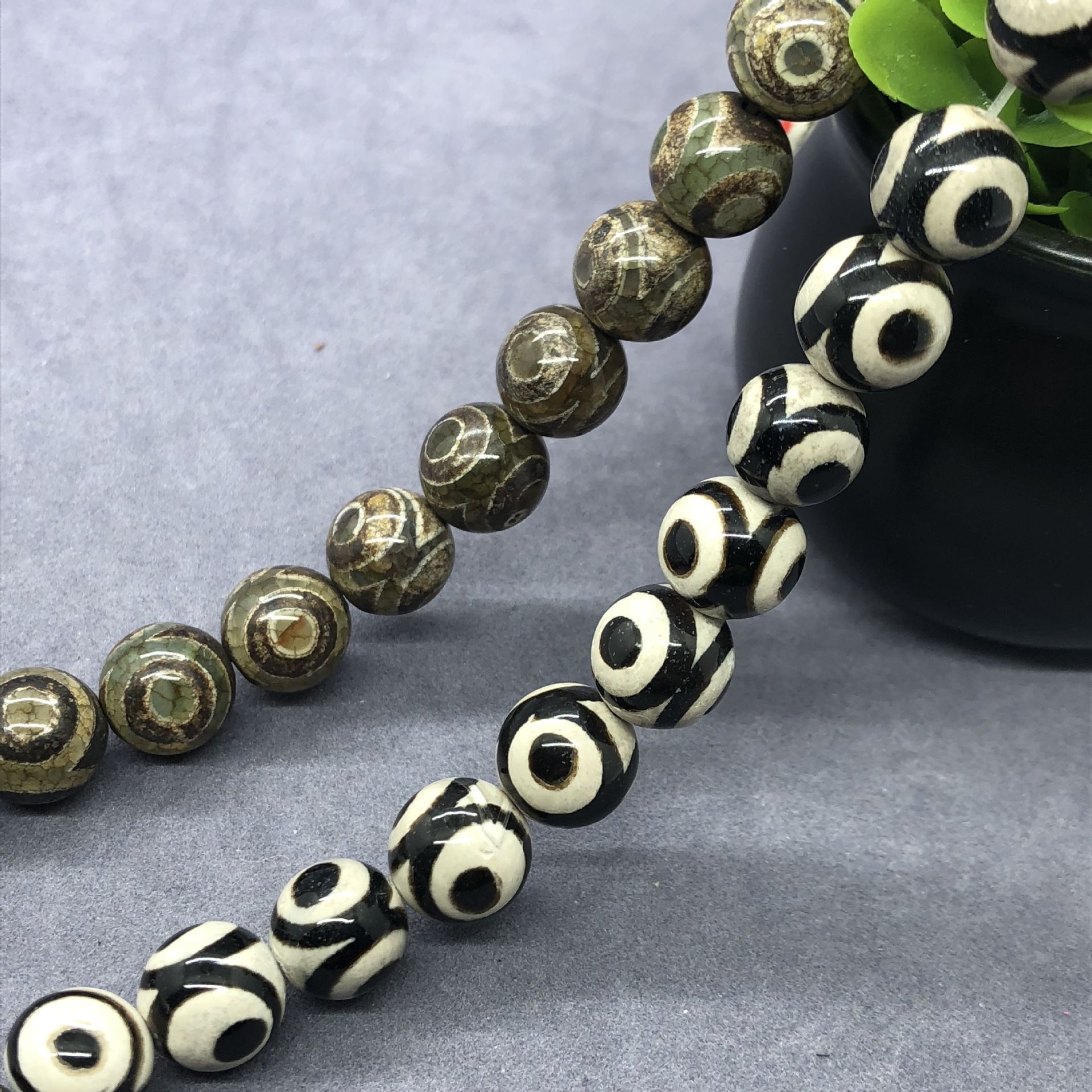 Organic retro agate beads