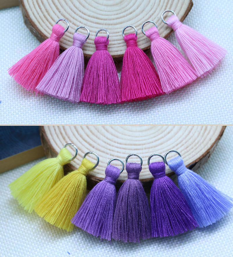 3.5cm Ethnic Style Solid Color Polyester Cotton Tassel Bag Pendant display picture 3