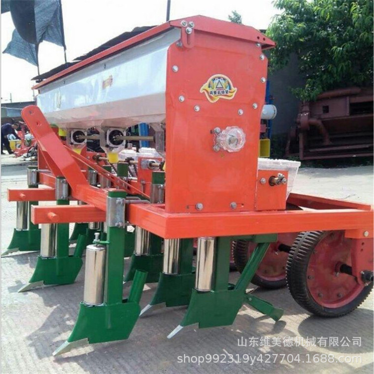 玉米播种机 四轮拖拉机带的玉米精播机 大豆播种机