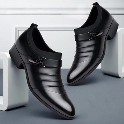 新款男士韓版休閑鞋純色尖頭套腳皮鞋上班工作耐磨男鞋壹件代發