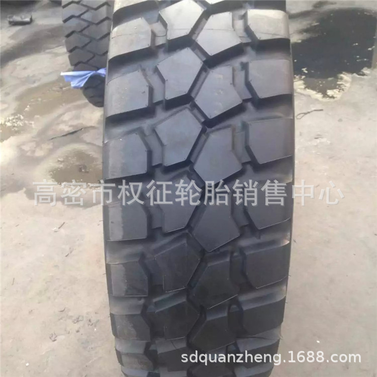 现货供用三角牌钢丝轮胎吊车轮胎395/8/5R20越野车