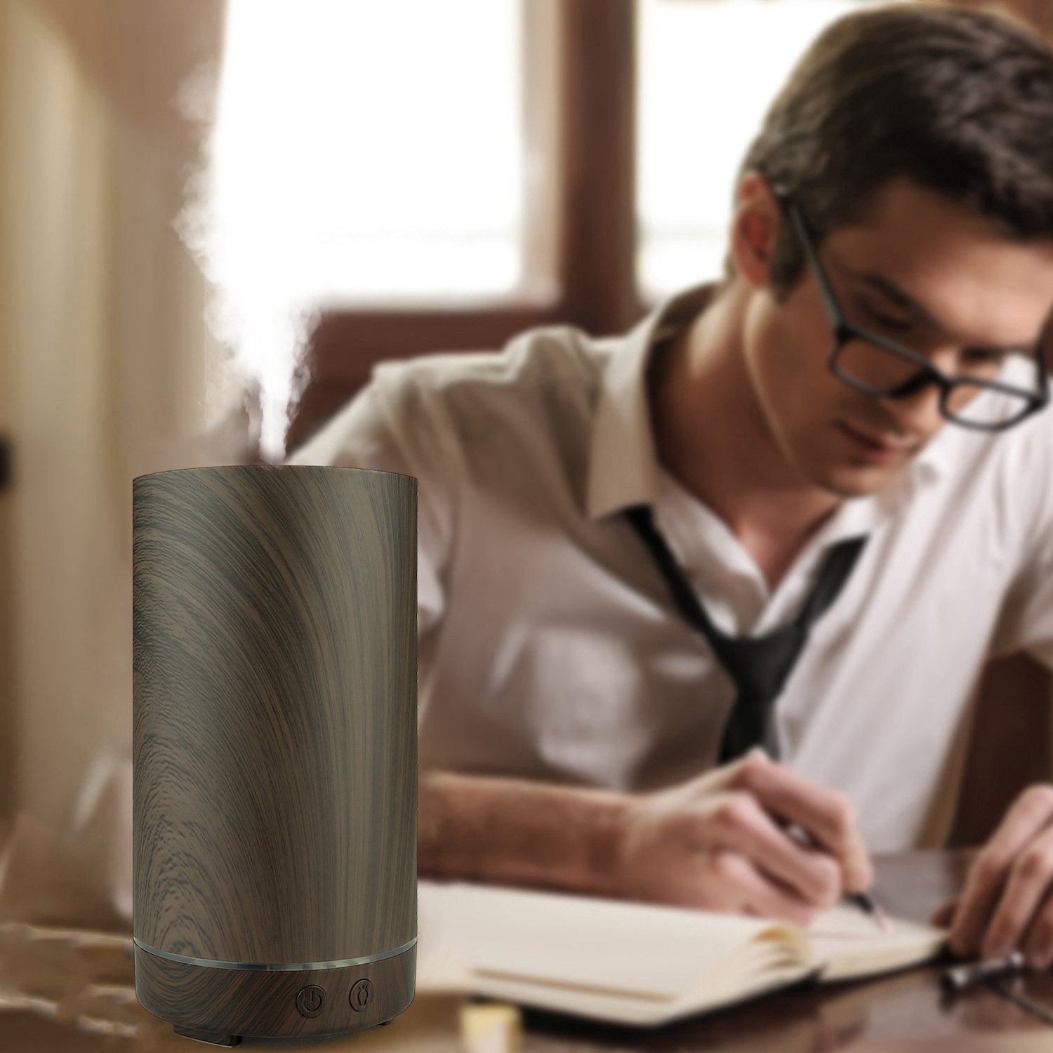 深色木纹圆柱加湿器