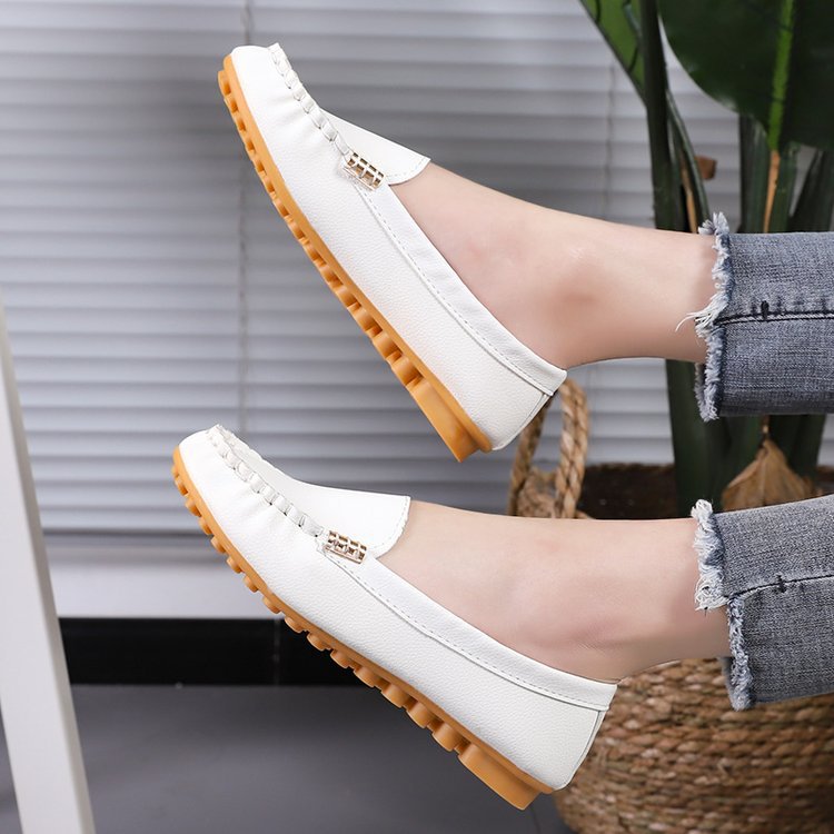 New Women'S Leisure Flat Bottomed Bean Shoes Round Head Shallow Mouth Single Shoes Large Size Shoes Lady shoes