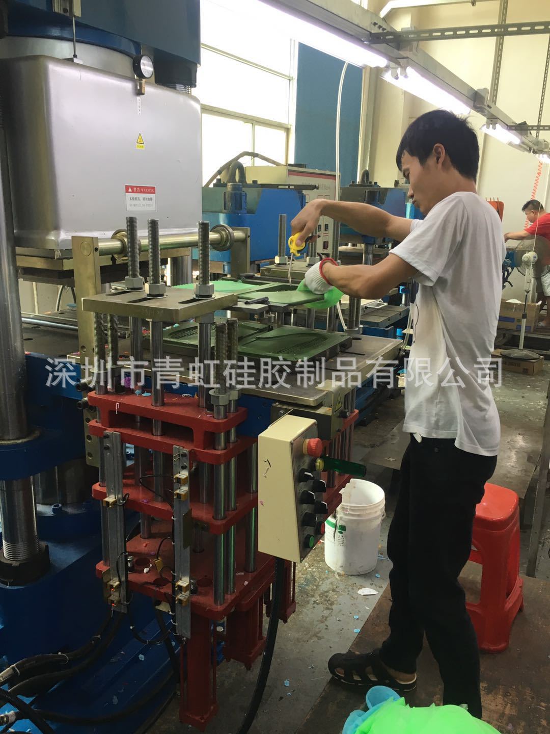 0992d1aeb4dc5f8e0dea90d7d44565