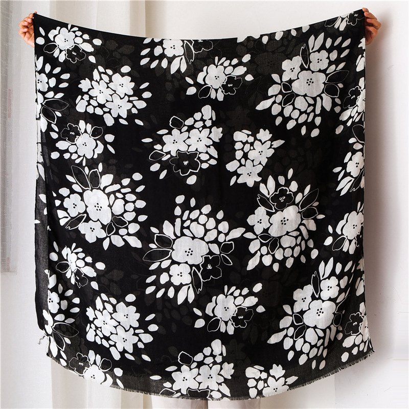 200g Weight Flower Pattern Women'S Gender Sweet Style Black And White Printed Cotton And Linen Scarf Sunscreen Scarf Silk Scarf Long Shawl 无