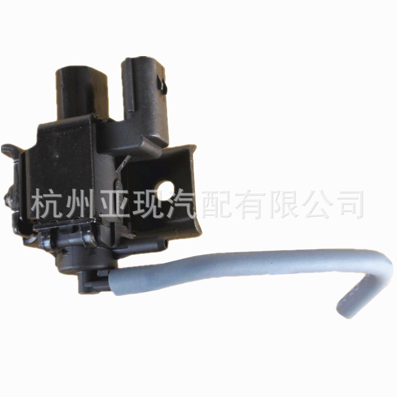 适用于 现代朗动IX25飞思起亚k3进气支管电磁阀 28324-2B000