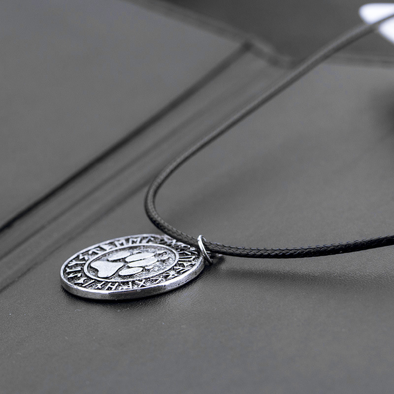 cat paw print necklace Viking animal dog paw print retro circle pendant necklace clavicle chain whol
