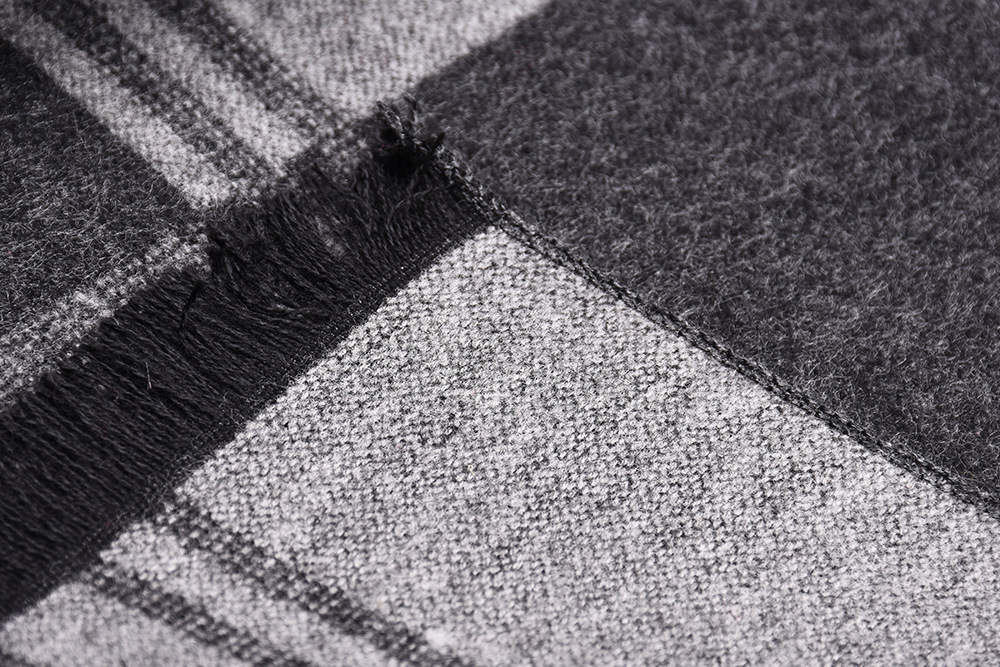 2022 New checkered scarf with double-sided imitation cashmere for autumn and winter warmth, men's shawl_voghion.com