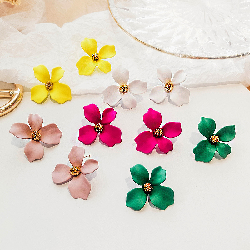 Flower Earrings the republic of korea personality Versatile have more cash than can be accounted for temperament Ear Studs Trendsetter Earrings Net Red Earrings