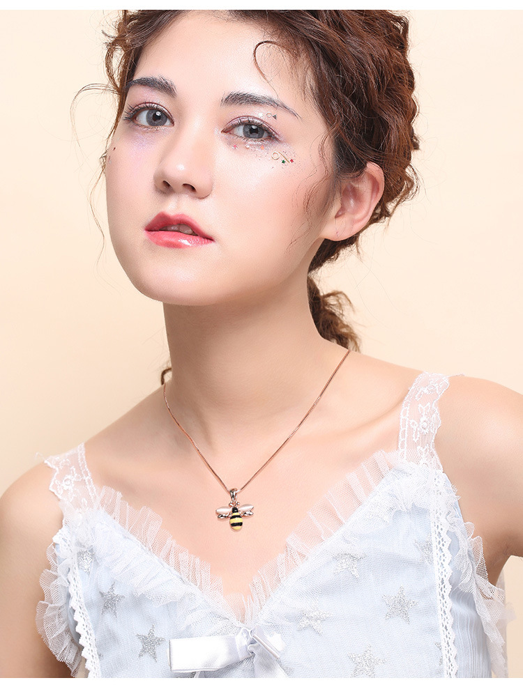 Bee Necklace 2