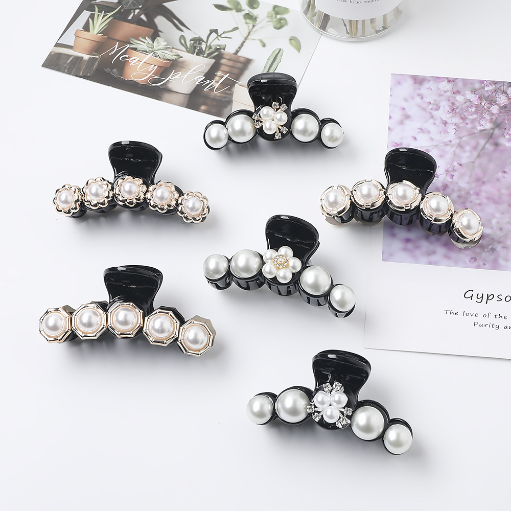 New Fashion Pearl Hair Clip Acrylic Diamond Clamp Flower Ponytail Hair Clip Wholesale display picture 5