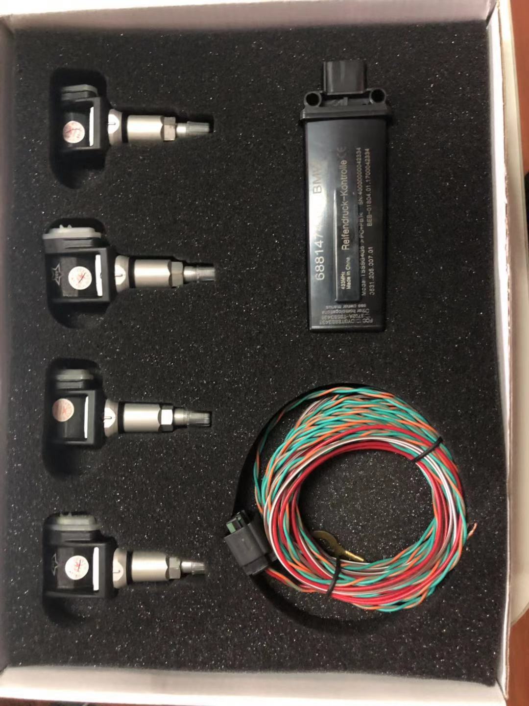 Suitable for Mercedes-Benz car tire pressure sensor TPMS tire pressure monitor pressure valve 0009052102