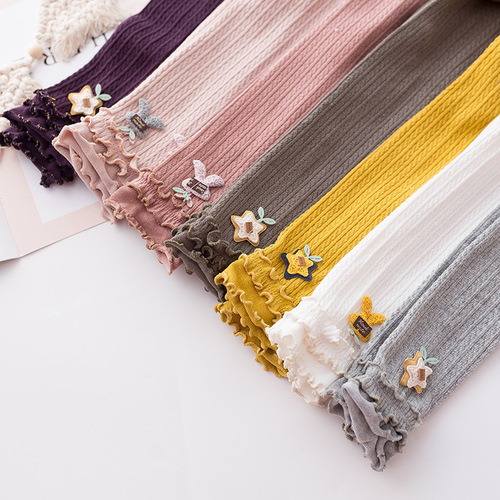 Korean version of the reversible crotch 2 rabbit accessories for babies and toddlers baby leggings 3 vertical striped ear-hemmed 9-point pants