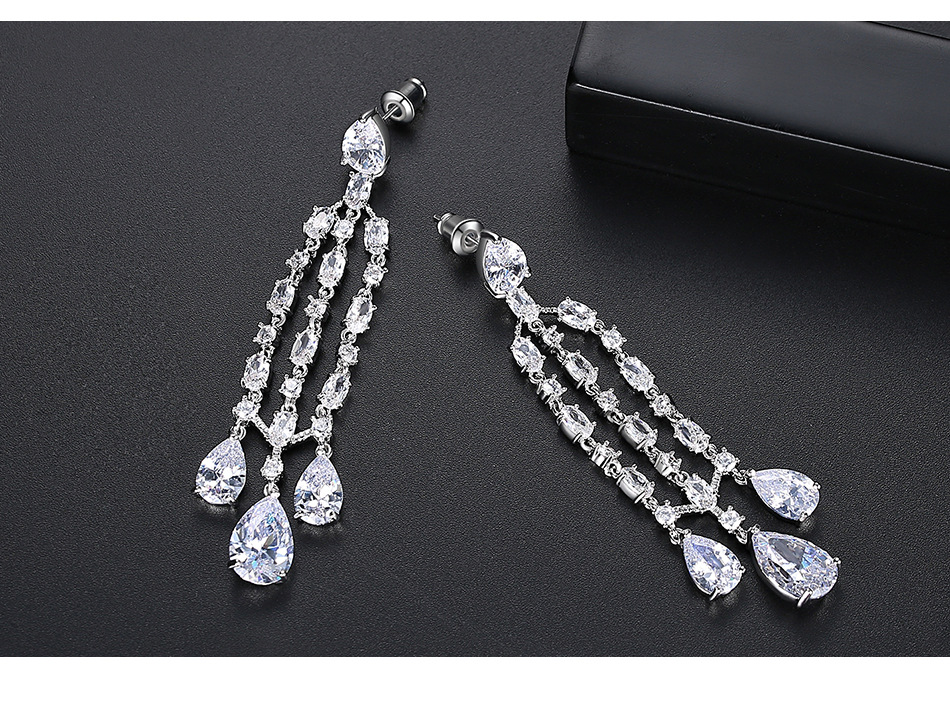 Jinse Jinglin Boucles D'oreilles Mode Coréenne Style Longue Frange Pendentif Femmes De Cuivre Incrusté De Zirconium Banquet Élégant Boucles D'oreilles display picture 5