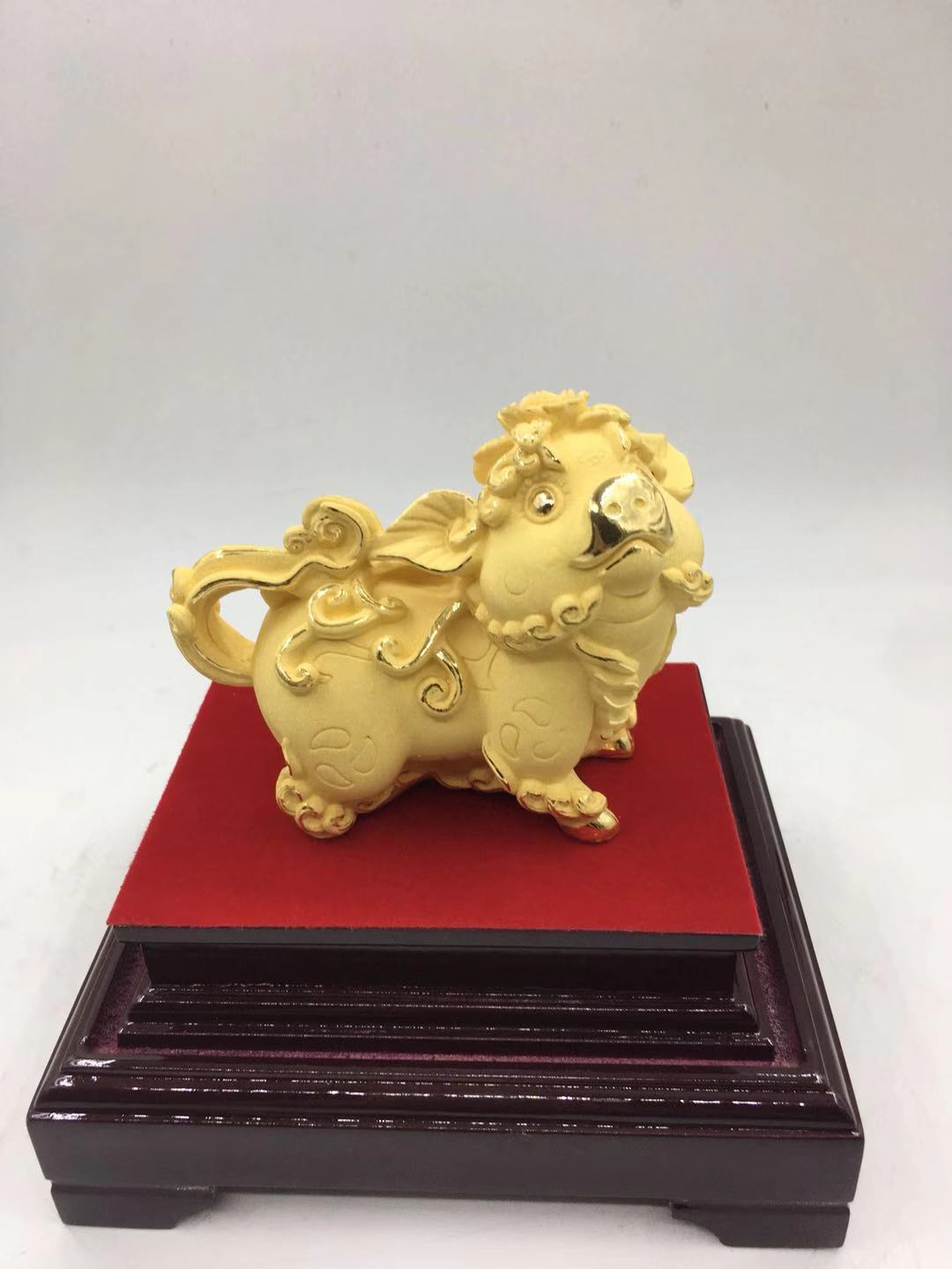 Cashmere shakin Rattan Arts and Crafts Decoration Annual meeting 4s Bank Insurance customized logo Ornaments Golden Pig Decoration