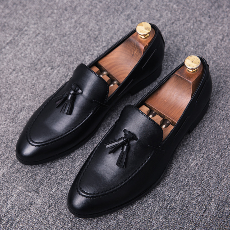 Giày Da Nhỏ Nhà Tạo Mẫu Tóc Nam Giày Đi Dạo Nam Tua Rua Slip-on Xuyên Biên Giới