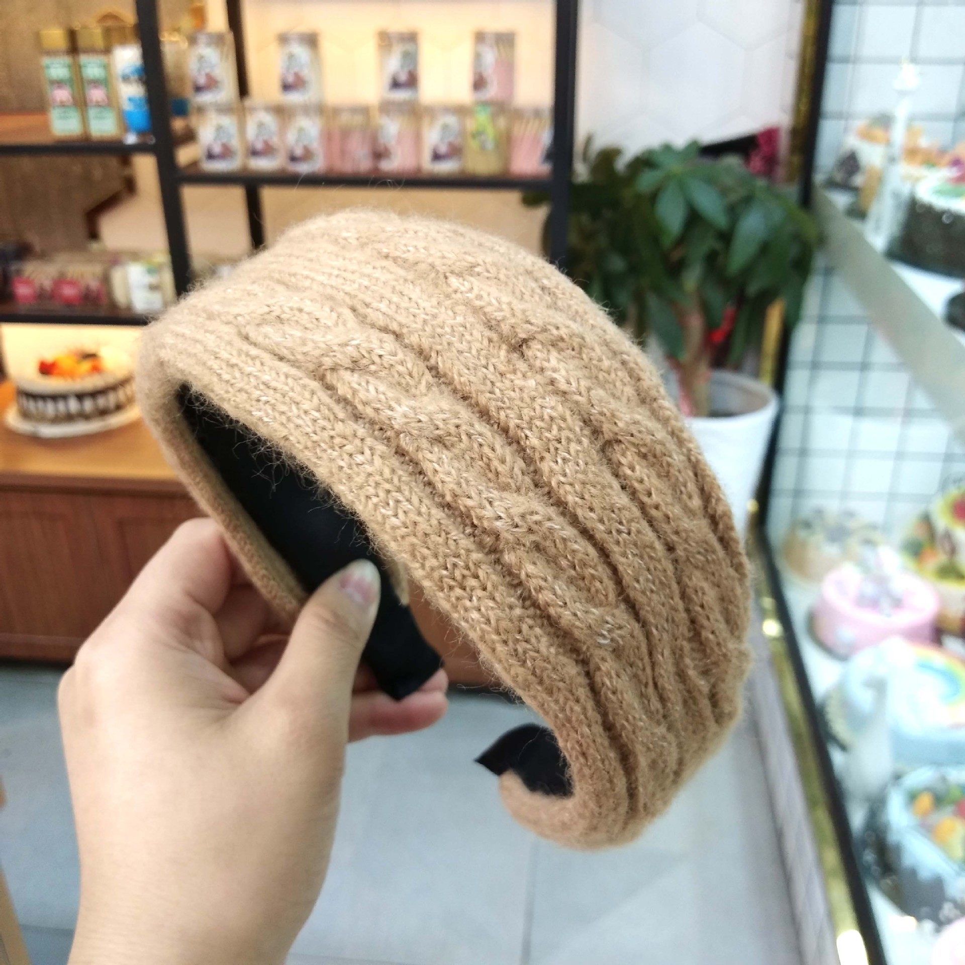 Korean Autumn And Winter New Twist Knit Flat Wide-brimmed All-match Headband display picture 6