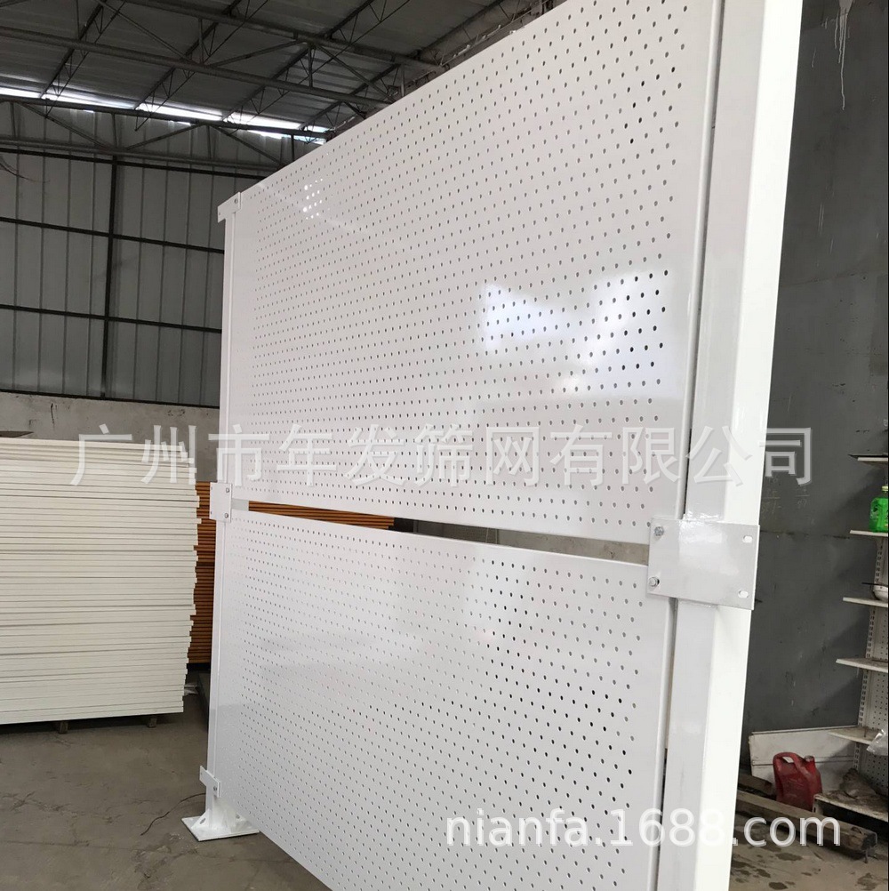 珠海抗风用围挡 2.5米高路政建设冲孔护栏 外墙施工屏障防护栏