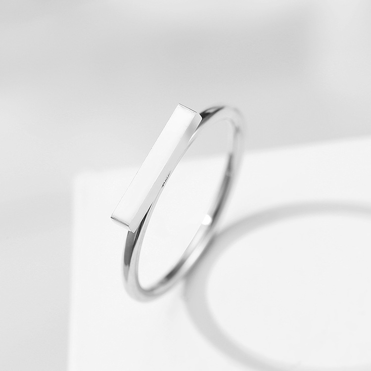 Emanco Einfache Edelstahl Ein-wort-ring Persönlichkeit Geometrischer Schmuck Ring Titan Stahl Ring Großhandel display picture 4