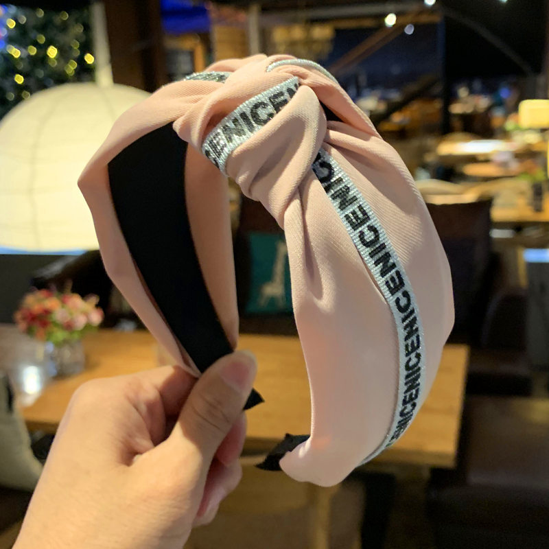 Neues koreanisches breites Rand-Knoten-Clip-Stirnband mit einfarbigem Buchstaben, süßer und niedlicher Haarschmuck für Erwachsene_voghion.com