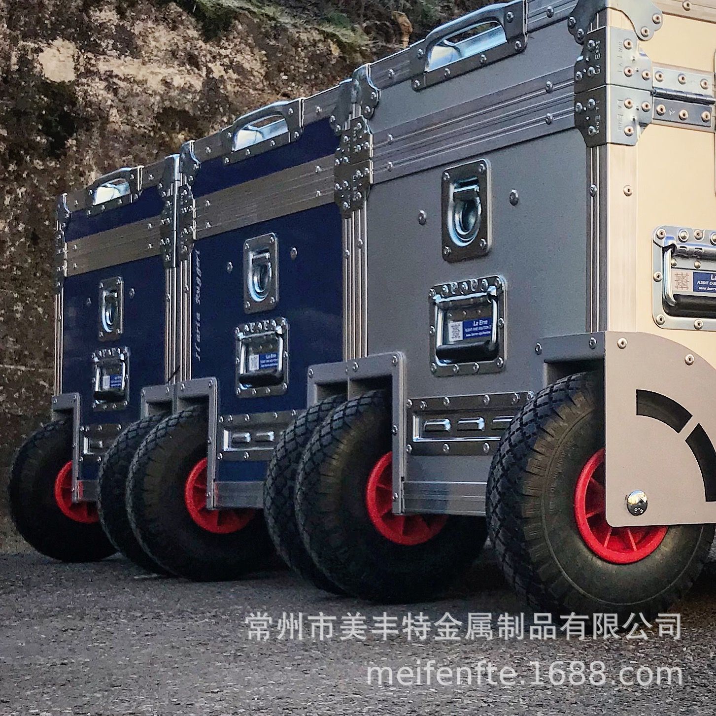 优惠出售展示箱 航空箱 铝箱金拉杆箱 铝箱